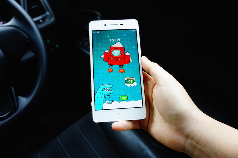 Full HD รีวิว OPPO Mirror5 : หลังลายเพชร เด็ดไม่ถึงหมื่น