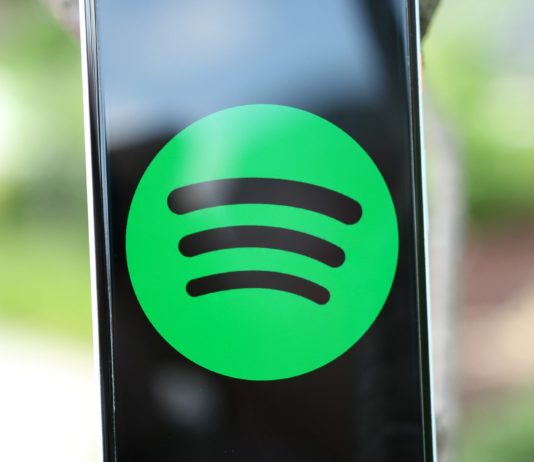 Android กำลังจะเลือกเพลงใน Spotify เป็นเสียงนาฬิกาปลุกได้แล้ว ! Spotify Android