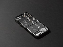 นี่แหละเหตุผล… ว่าทำไมมือถือพัฒนาไปไกล แต่แบตยังหมดไวเหมือนเดิม Phone Battery
