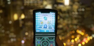 พาคุณย้อนกลับไปปี 2004 ด้วยโหมดลับ ‘Retro Razr’ บน Motorola Razr 2019 secret Retro Razr mode, โหมดลับ Retro Razr, Motorola RAZR secret Retro RAZR mode,
