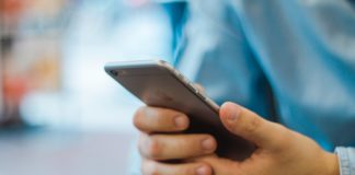 ยอดขายสมาร์ทโฟนทั่วโลกตกฮวบ แย่สุดในประวัติศาสตร์ เหตุไวรัส COVID-19 ระบาด ยอดขายมือถือ 2020