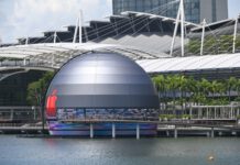 Apple เตรียมเปิดสาขาใหม่ Apple Marina Bay Sands ดีไซน์โดมลอยน้ำแห่งแรกในสิงคโปร์ที่ Marina Bay Sands ROSLAN RAHMAN via Getty Images